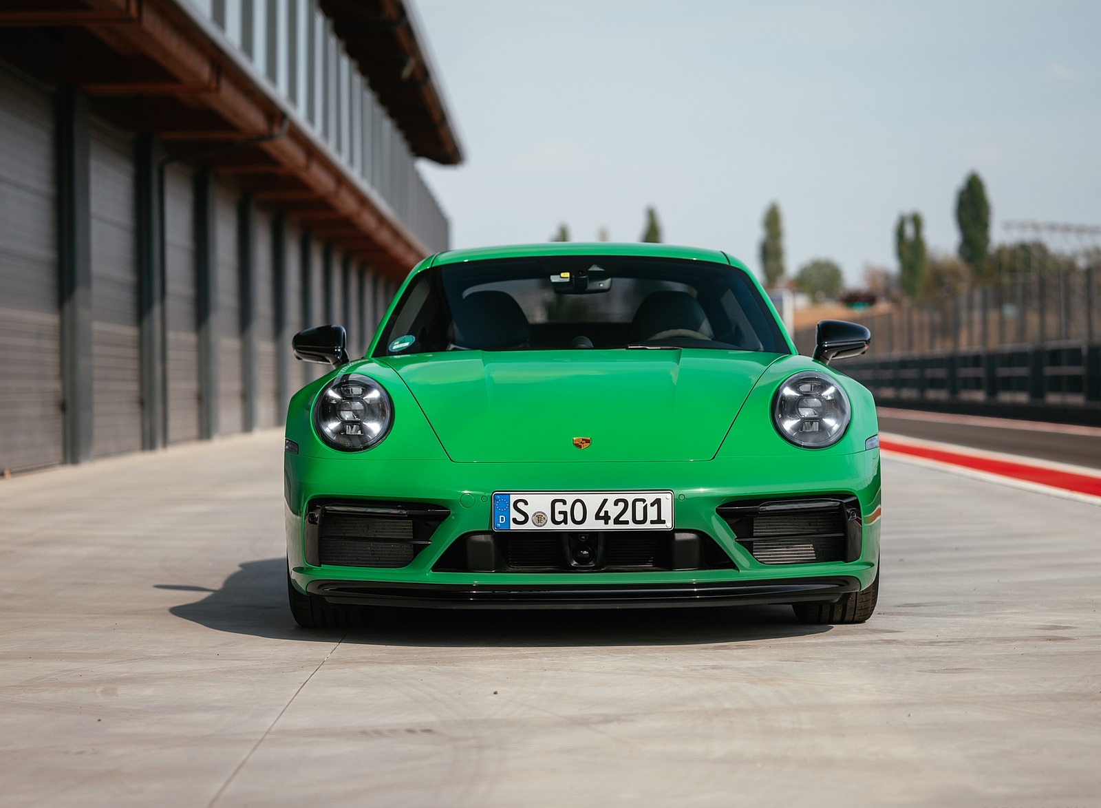 2022 Porsche 911 Carrera GTS (Color: Python Green) Front Wallpapers #75 of 155