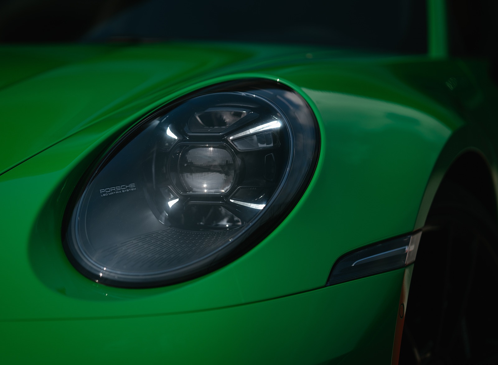 2022 Porsche 911 Carrera GTS (Color: Python Green) Headlight Wallpapers #90 of 155