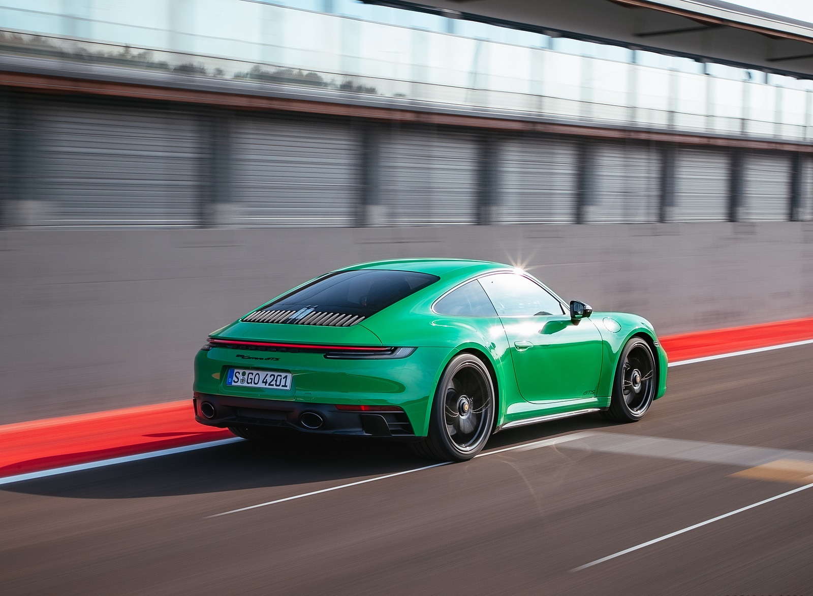 2022 Porsche 911 Carrera GTS (Color: Python Green) Rear Three-Quarter Wallpapers #65 of 155