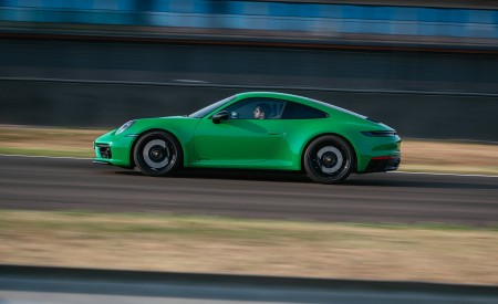 2022 Porsche 911 Carrera GTS (Color: Python Green) Side Wallpapers 450x275 (70)