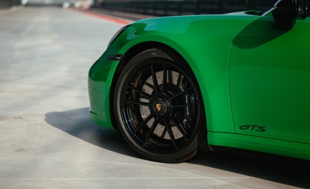 2022 Porsche 911 Carrera GTS (Color: Python Green) Wheel Wallpapers 450x275 (91)