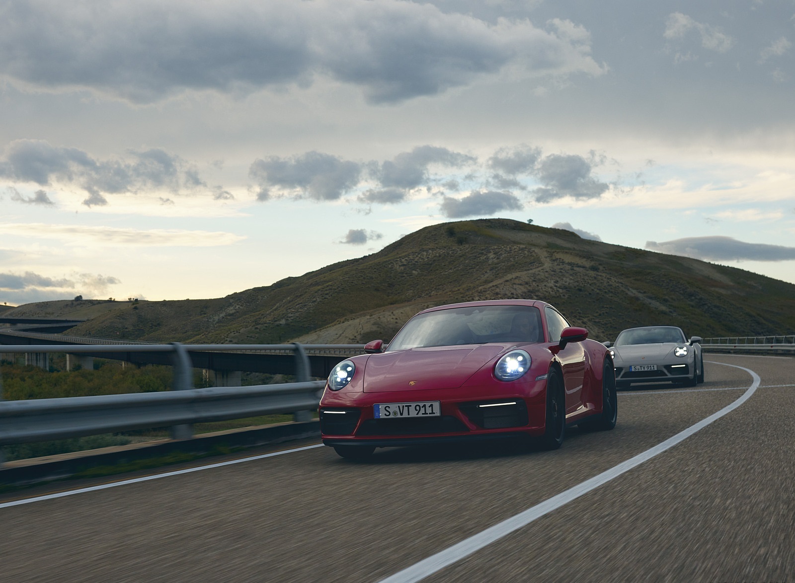 2022 Porsche 911 Carrera GTS and 911 Targa 4 GTS Front Wallpapers #8 of 155