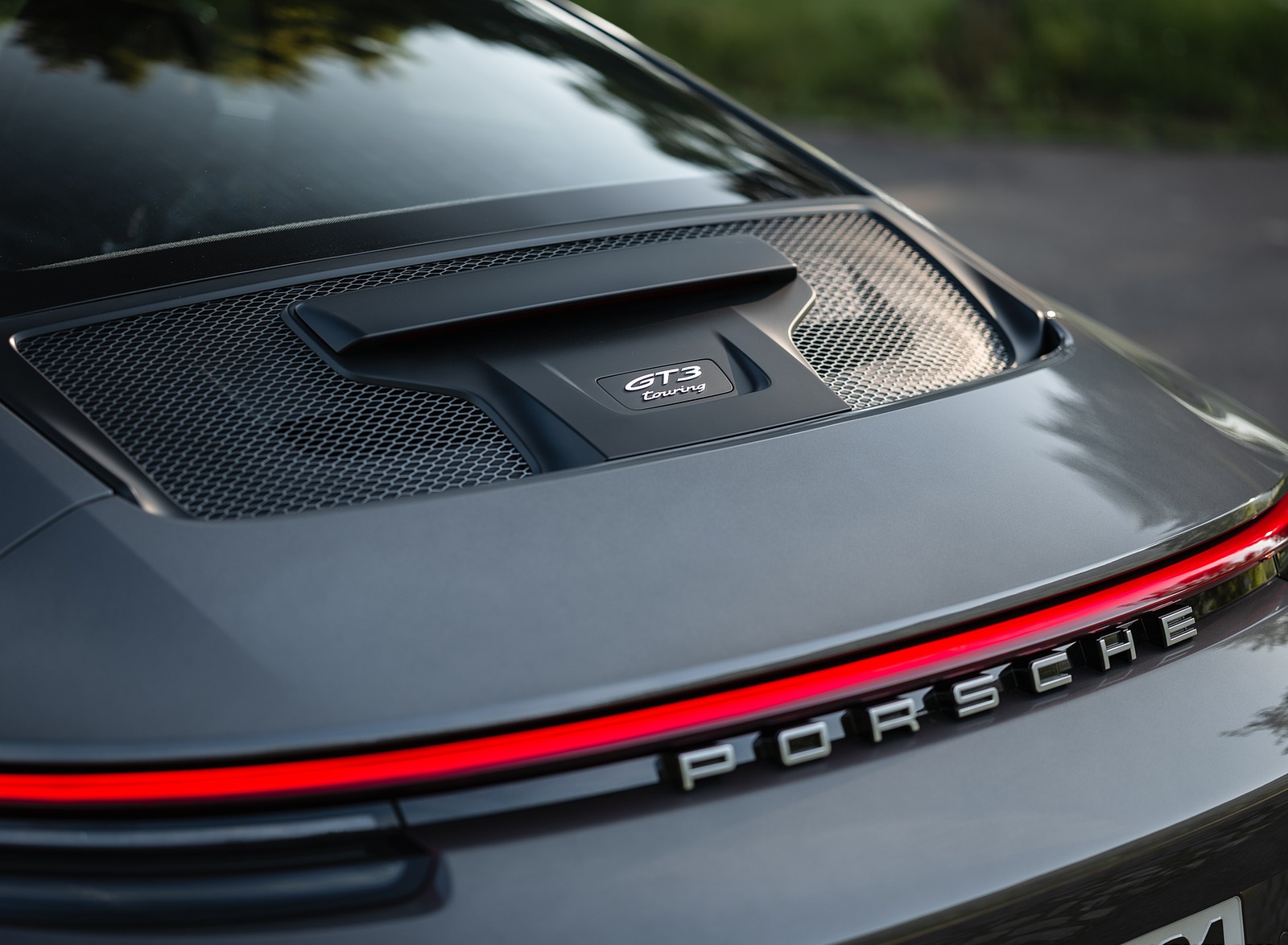 2022 Porsche 911 GT3 with Touring Package (MT; Color: Agate Grey Metallic) Detail Wallpapers #87 of 117