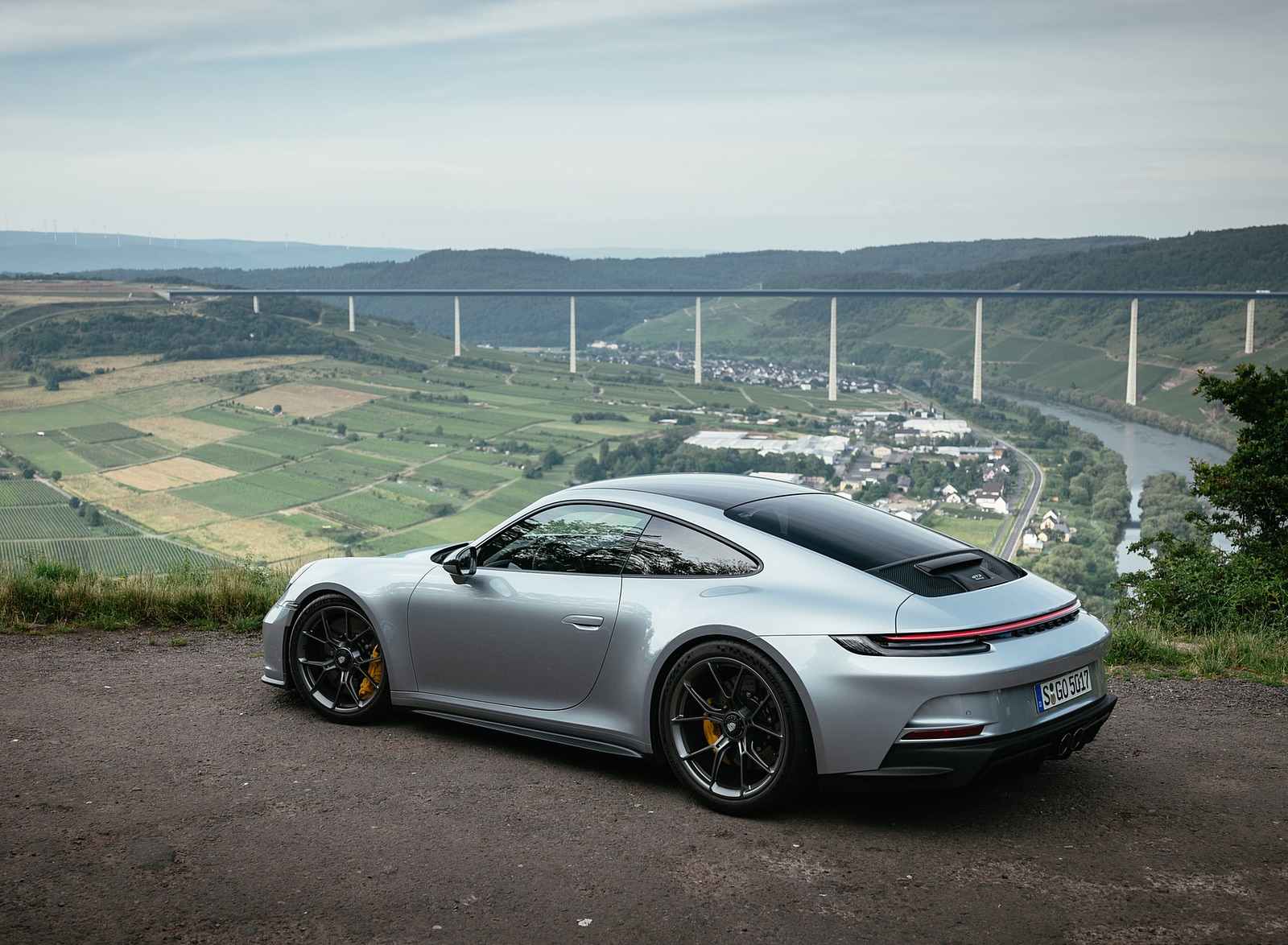 2022 Porsche 911 GT3 with Touring Package (PDK; Color: Dolomite Silver Metallic) Rear Three-Quarter Wallpapers #23 of 117