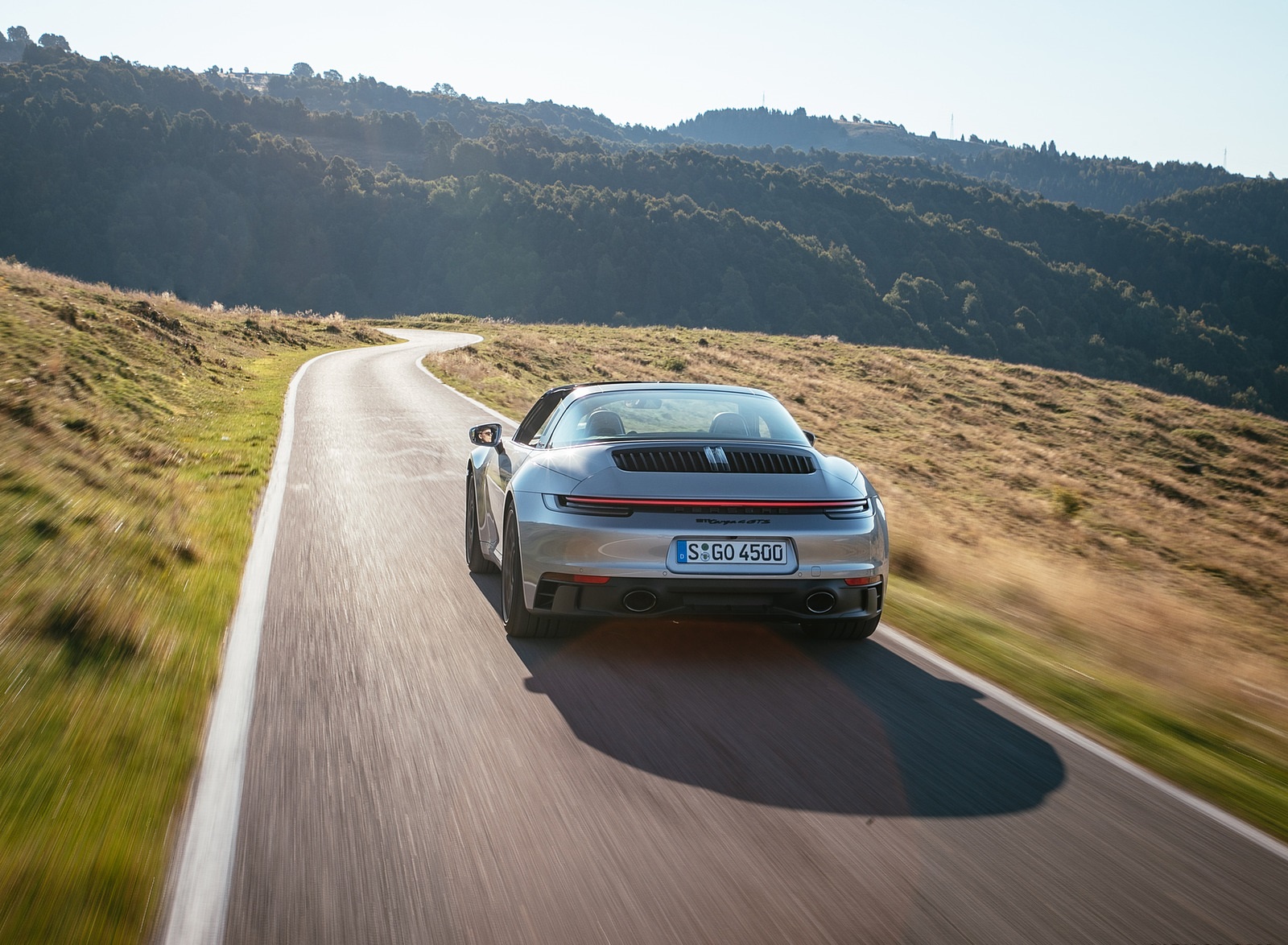 2022 Porsche 911 Targa 4 GTS (Color: GT Silver Metallic) Rear Wallpapers #31 of 68