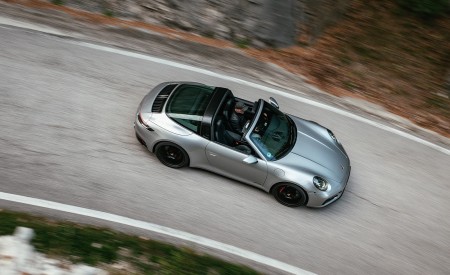 2022 Porsche 911 Targa 4 GTS (Color: GT Silver Metallic) Top Wallpapers 450x275 (41)