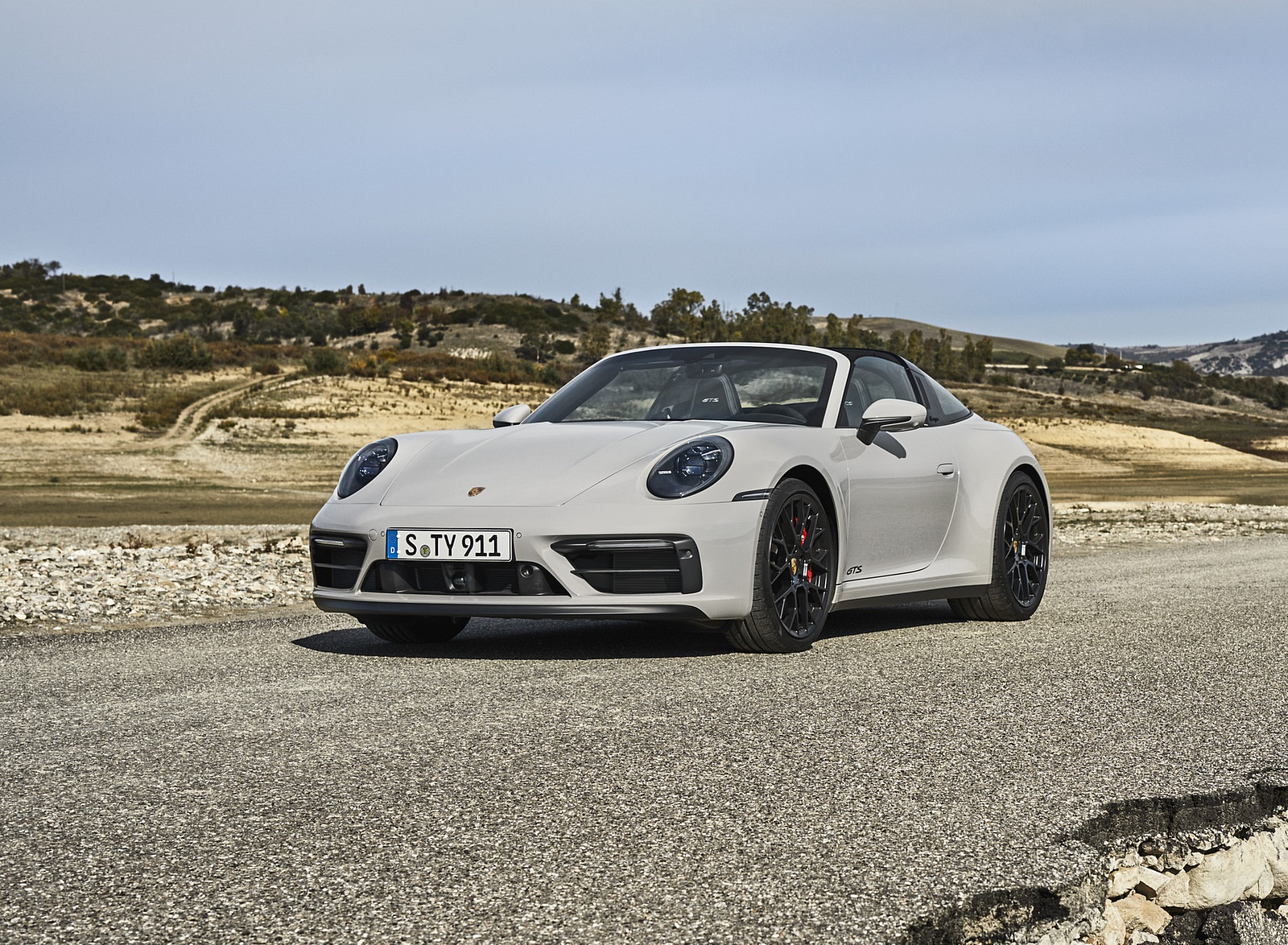 2022 Porsche 911 Targa 4 GTS Front Three-Quarter Wallpapers (10)