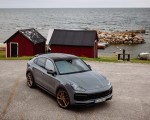 2022 Porsche Cayenne Turbo GT (Color: Arctic Grey) Front Three-Quarter Wallpapers 150x120 (135)