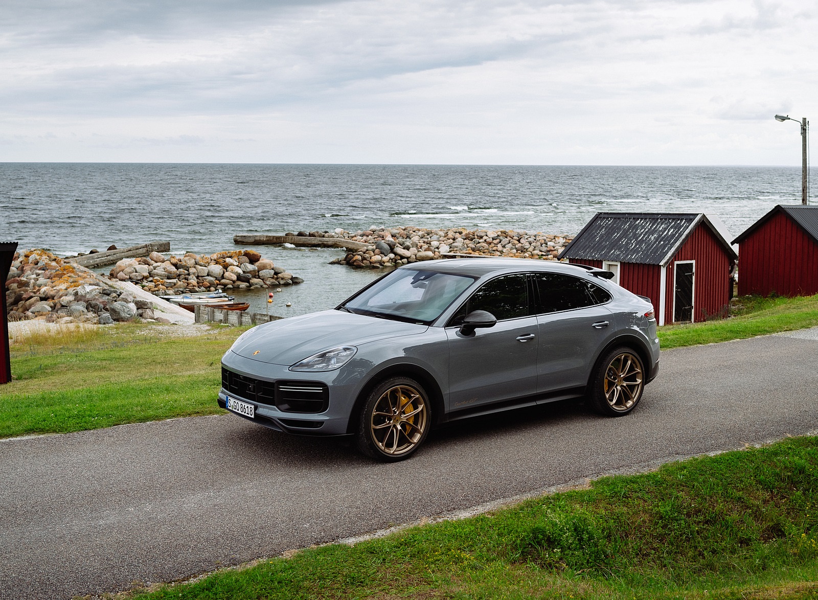 2022 Porsche Cayenne Turbo GT (Color: Arctic Grey) Front Three-Quarter Wallpapers #136 of 231