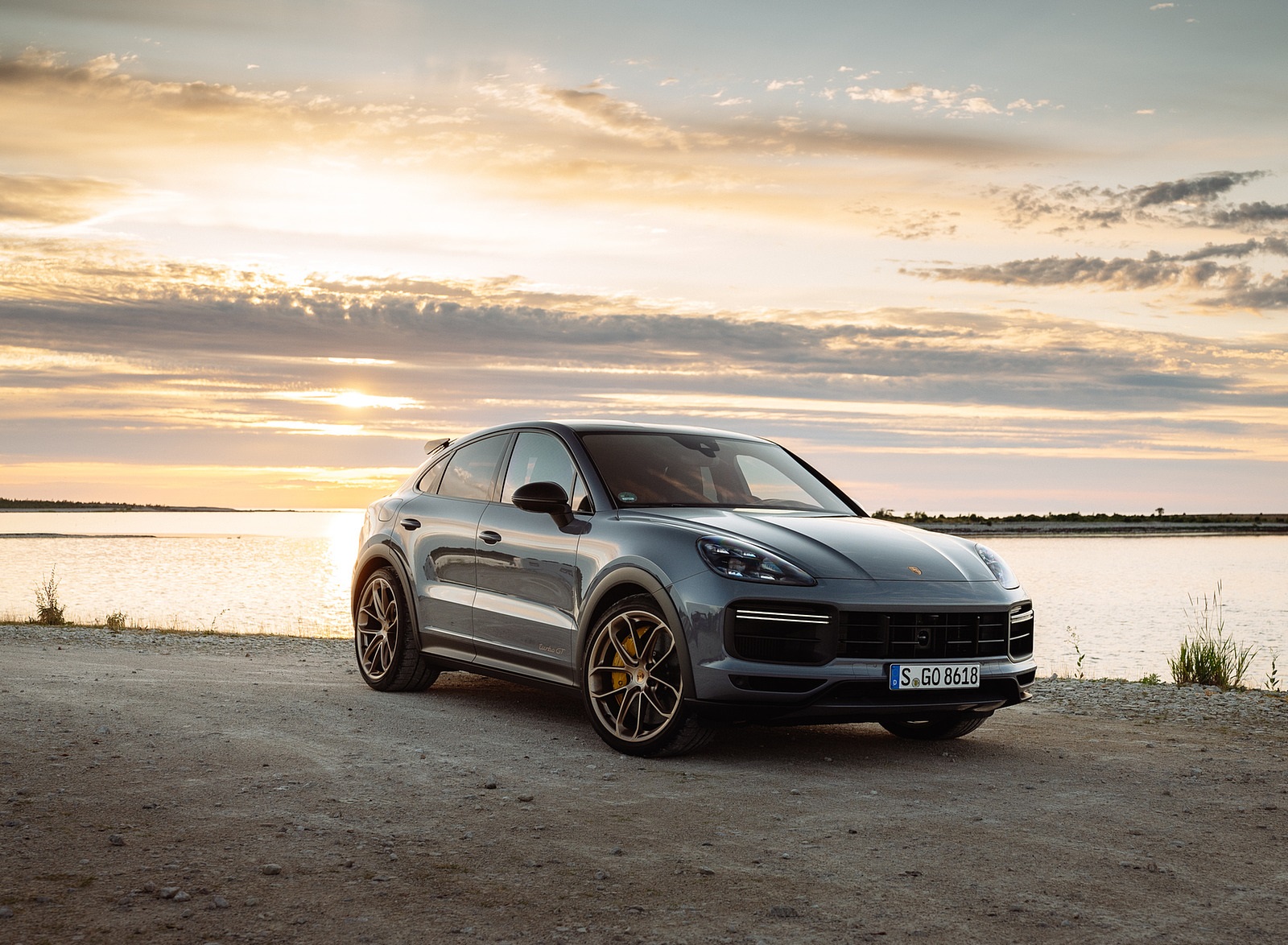 2022 Porsche Cayenne Turbo GT (Color: Arctic Grey) Front Three-Quarter Wallpapers #145 of 231