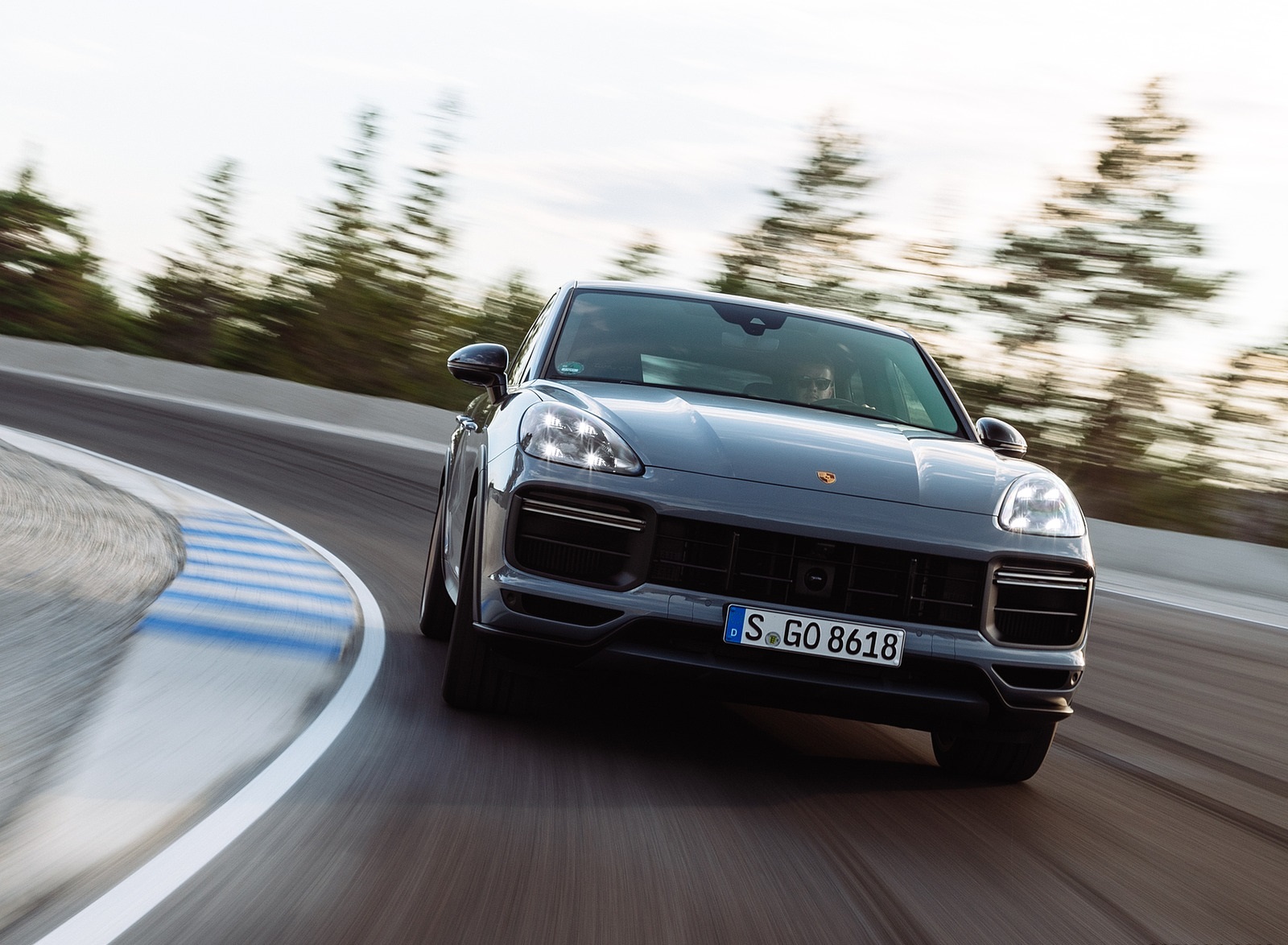 2022 Porsche Cayenne Turbo GT (Color: Arctic Grey) Front Wallpapers #130 of 231