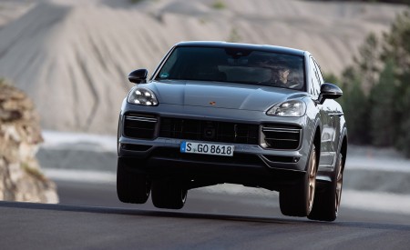 2022 Porsche Cayenne Turbo GT (Color: Arctic Grey) Front Wallpapers 450x275 (122)