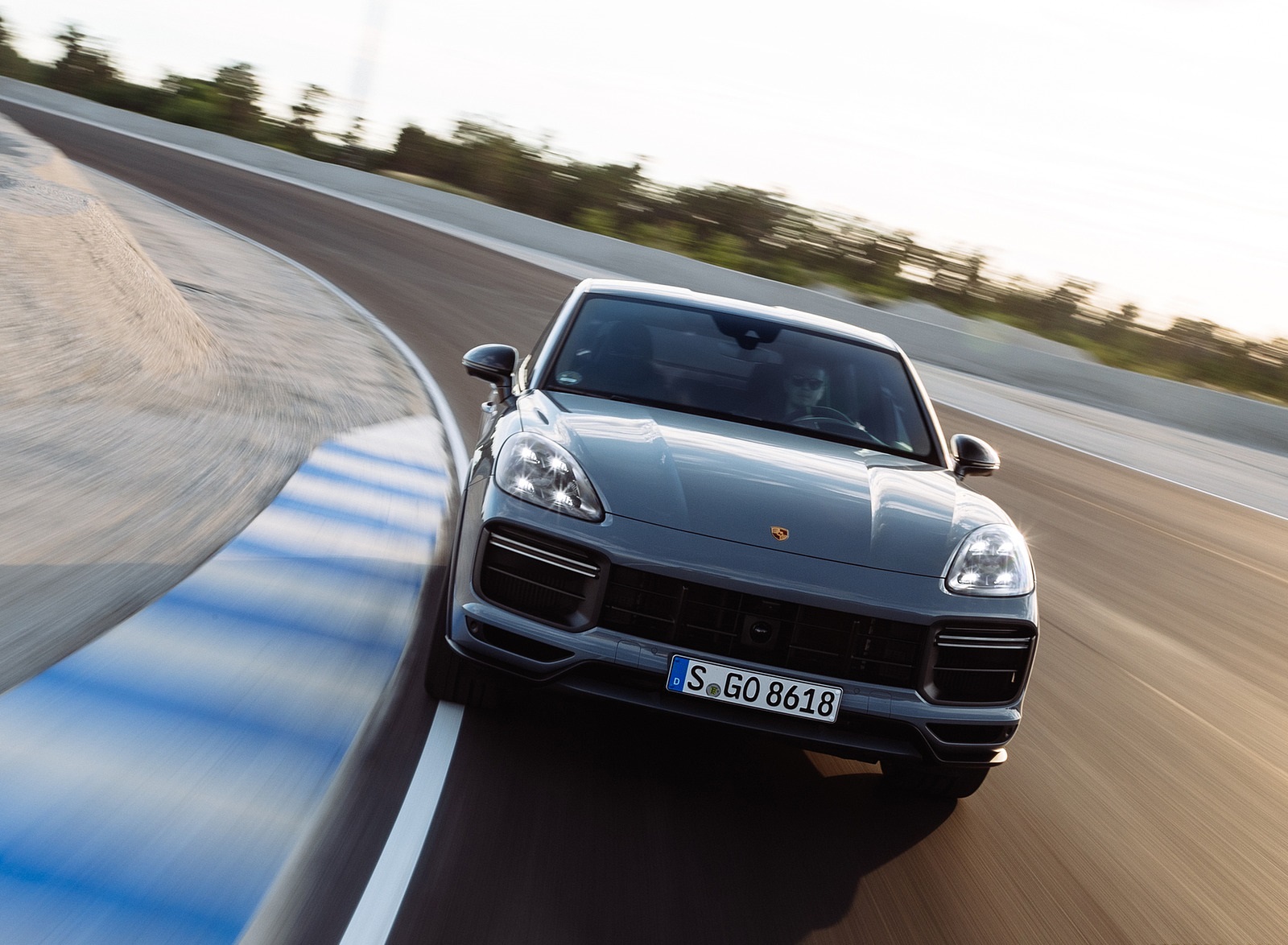 2022 Porsche Cayenne Turbo GT (Color: Arctic Grey) Front Wallpapers #131 of 231