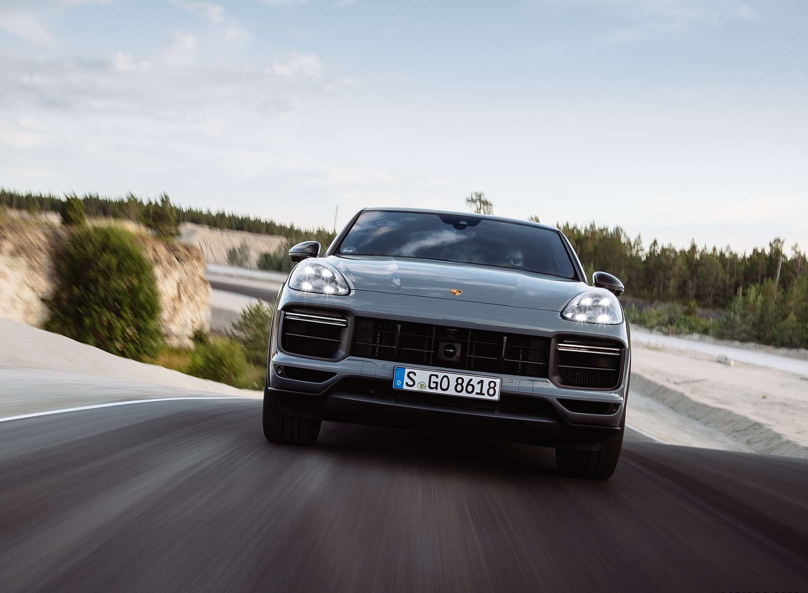 2022 Porsche Cayenne Turbo GT (Color: Arctic Grey) Front Wallpapers #123 of 231
