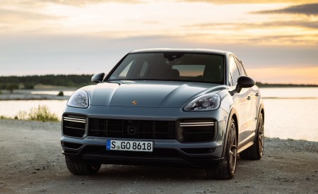 2022 Porsche Cayenne Turbo GT (Color: Arctic Grey) Front Wallpapers 450x275 (146)