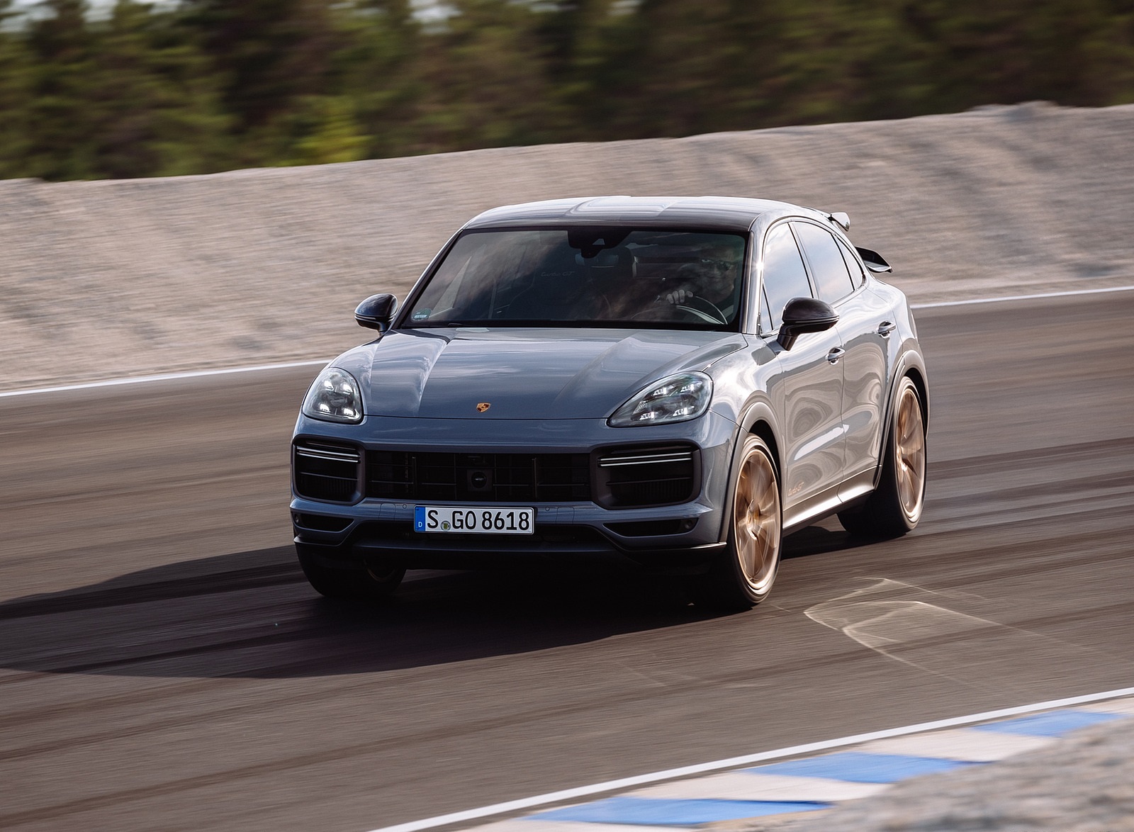 2022 Porsche Cayenne Turbo GT (Color: Arctic Grey) Front Wallpapers #125 of 231