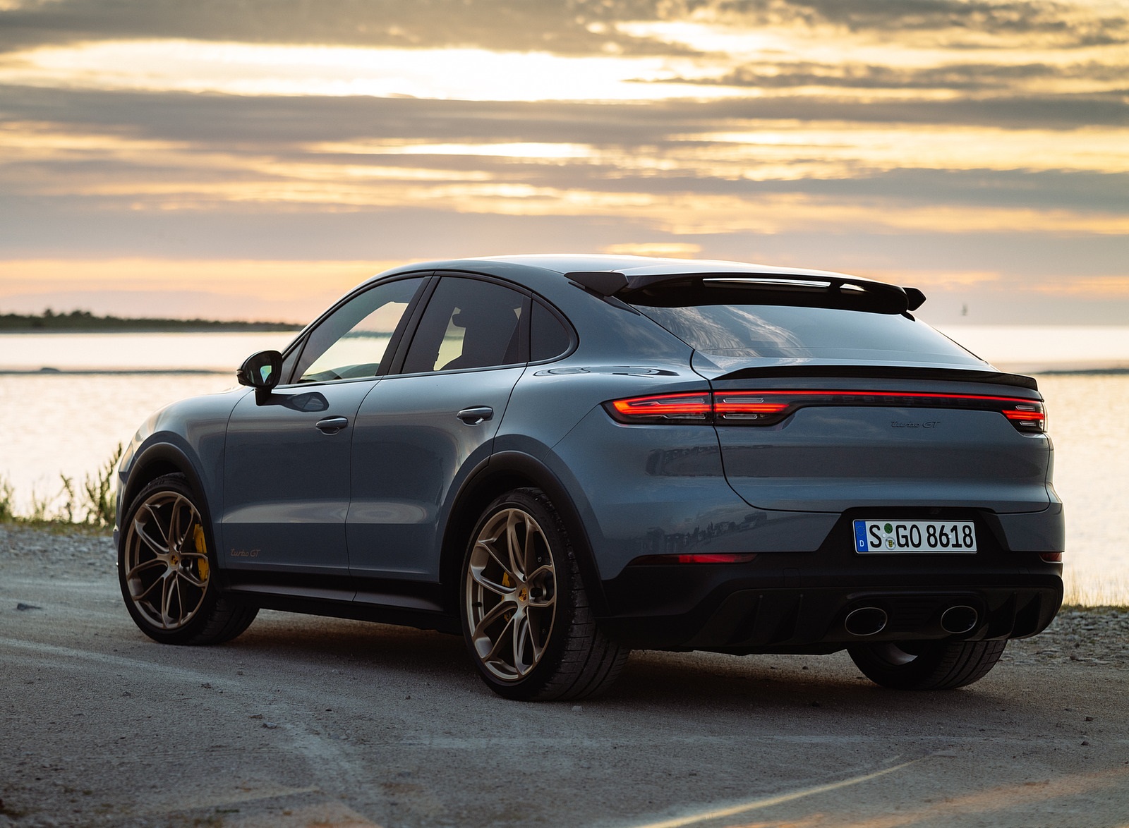 2022 Porsche Cayenne Turbo GT (Color: Arctic Grey) Rear Three-Quarter Wallpapers #147 of 231