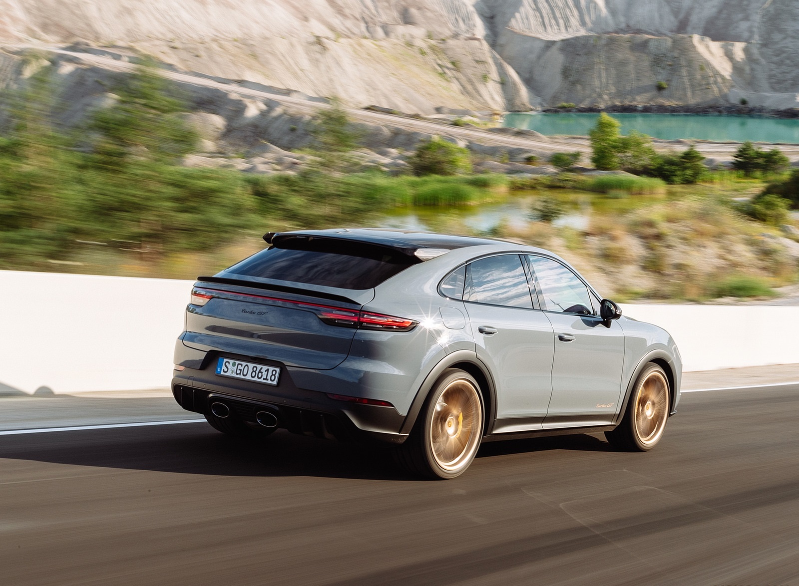 2022 Porsche Cayenne Turbo GT (Color: Arctic Grey) Rear Three-Quarter Wallpapers #132 of 231