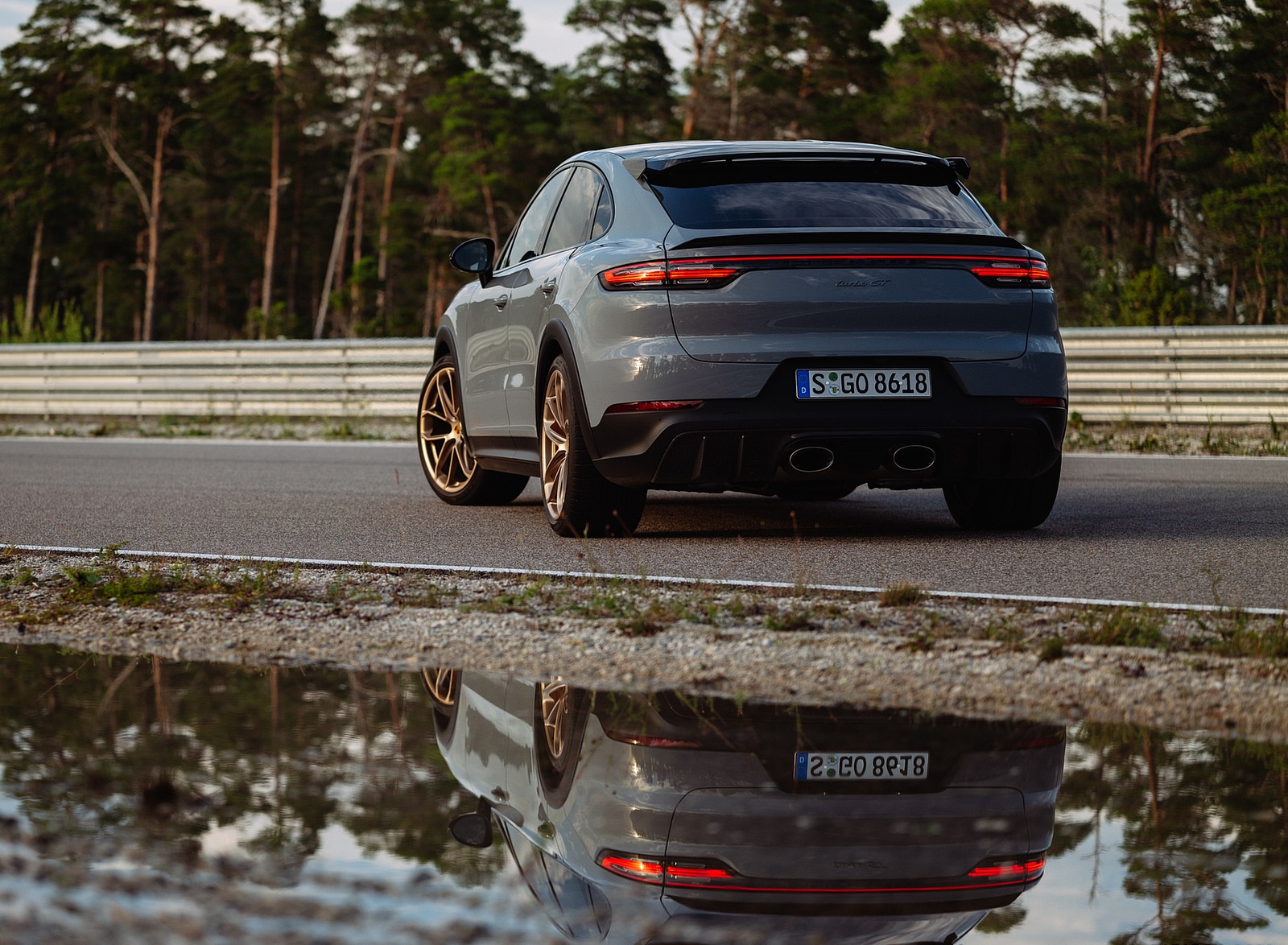 2022 Porsche Cayenne Turbo GT (Color: Arctic Grey) Rear Three-Quarter Wallpapers #152 of 231