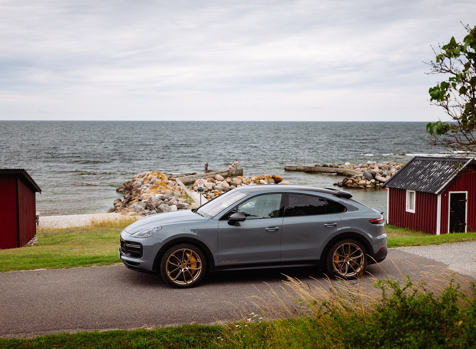 2022 Porsche Cayenne Turbo GT (Color: Arctic Grey) Side Wallpapers #144 of 231