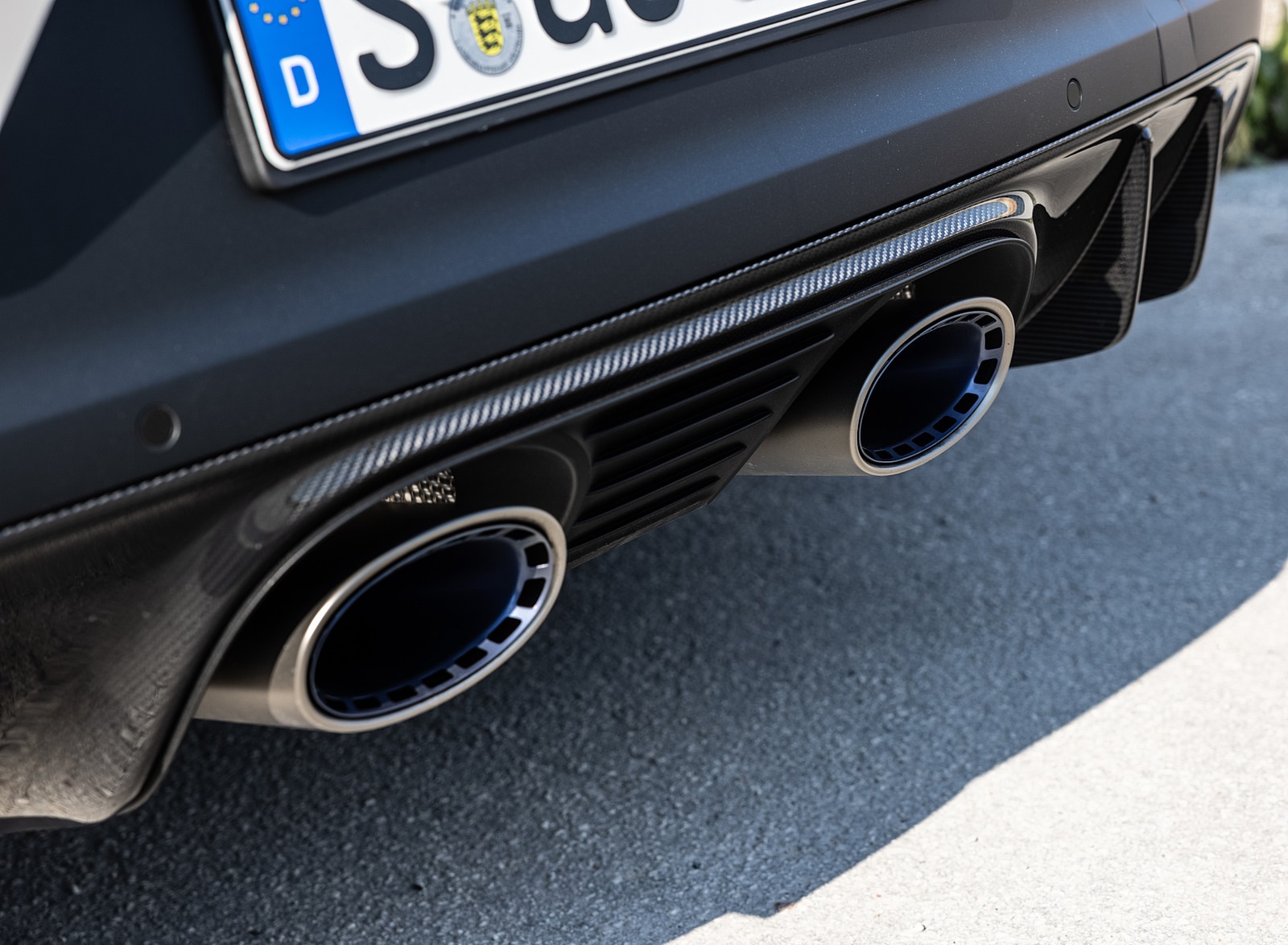 2022 Porsche Cayenne Turbo GT (Color: Crayon) Exhaust Wallpapers #196 of 231