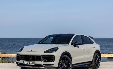 2022 Porsche Cayenne Turbo GT (Color: Crayon) Front Three-Quarter Wallpapers 450x275 (184)