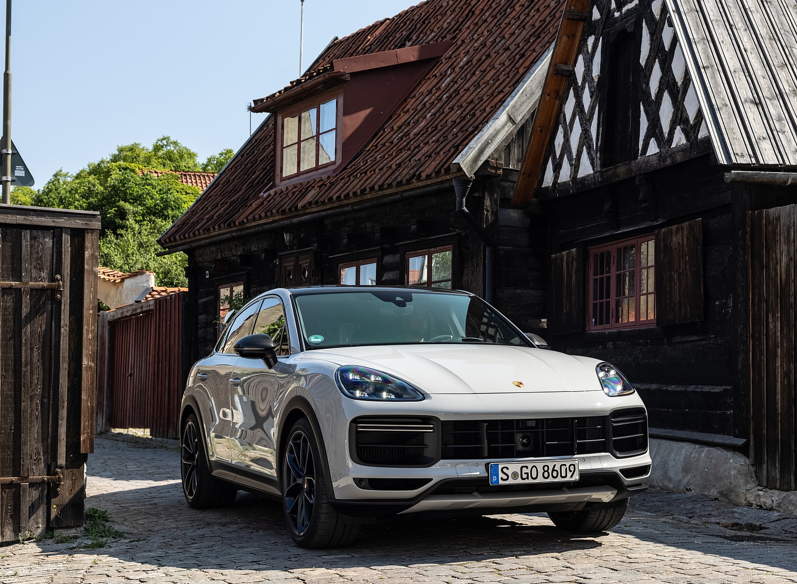 2022 Porsche Cayenne Turbo GT (Color: Crayon) Front Three-Quarter Wallpapers #179 of 231
