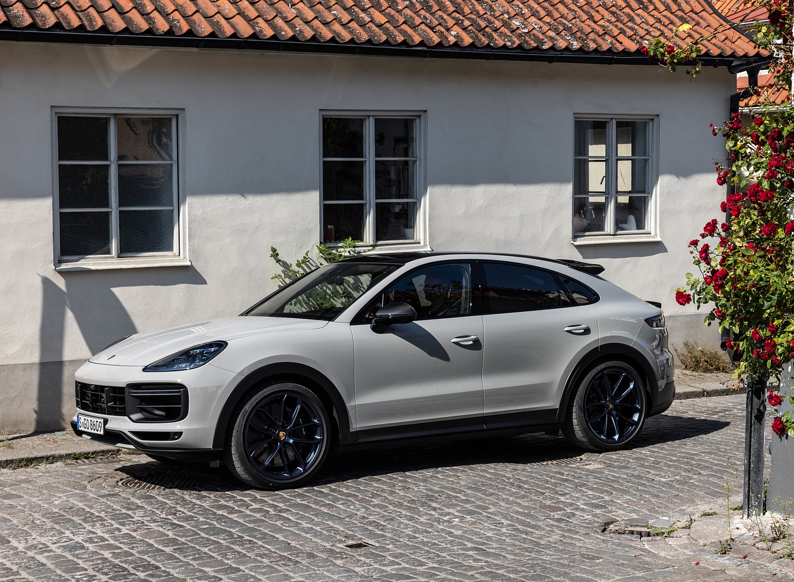2022 Porsche Cayenne Turbo GT (Color: Crayon) Front Three-Quarter Wallpapers #170 of 231