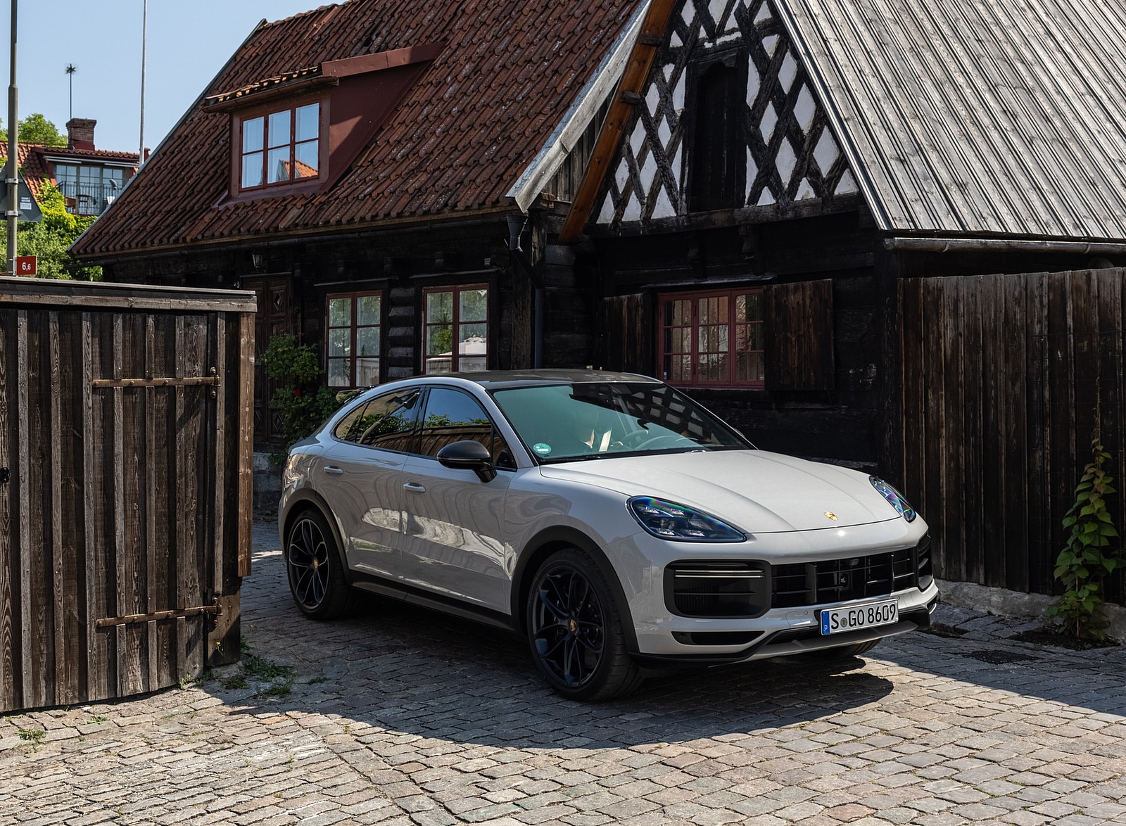 2022 Porsche Cayenne Turbo GT (Color: Crayon) Front Three-Quarter Wallpapers #180 of 231