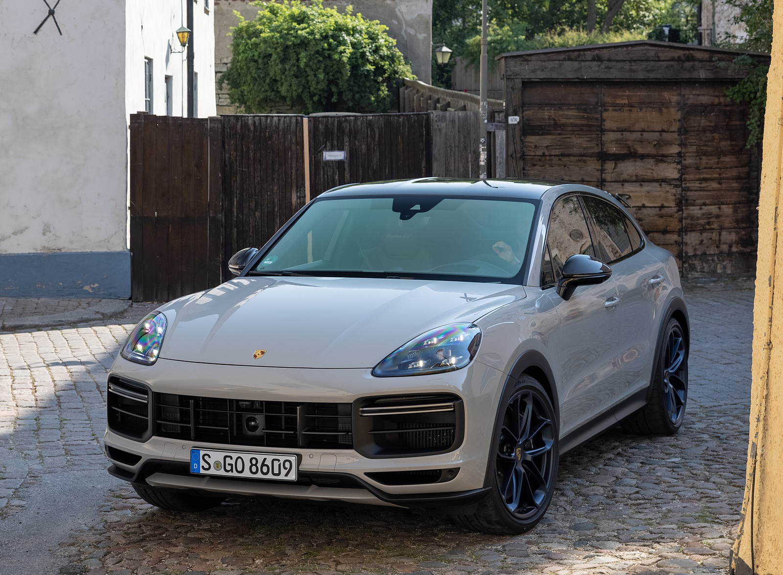 2022 Porsche Cayenne Turbo GT (Color: Crayon) Front Three-Quarter Wallpapers #177 of 231