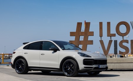 2022 Porsche Cayenne Turbo GT (Color: Crayon) Front Three-Quarter Wallpapers 450x275 (187)