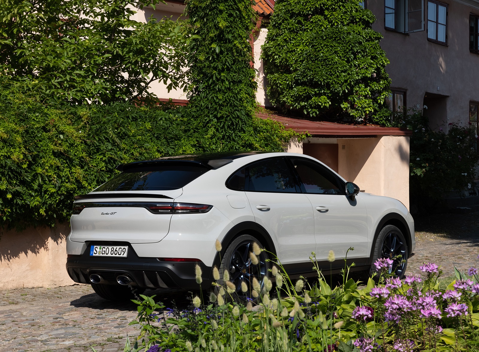 2022 Porsche Cayenne Turbo GT (Color: Crayon) Rear Three-Quarter Wallpapers #174 of 231