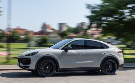 2022 Porsche Cayenne Turbo GT (Color: Crayon) Side Wallpapers 450x275 (165)