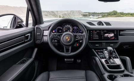 2022 Porsche Cayenne Turbo GT (Color: Jet Black Metallic) Interior Cockpit Wallpapers 450x275 (36)