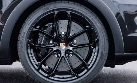 2022 Porsche Cayenne Turbo GT (Color: Jet Black Metallic) Wheel Wallpapers 450x275 (30)