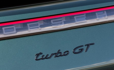 2022 Porsche Cayenne Turbo GT (Color: Porsche Racing Green Metallic) Badge Wallpapers 450x275 (106)