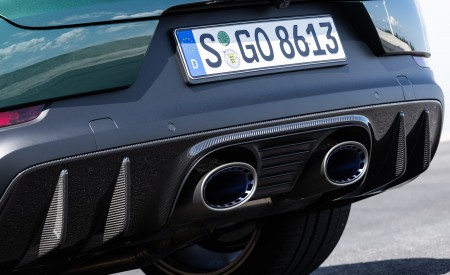 2022 Porsche Cayenne Turbo GT (Color: Porsche Racing Green Metallic) Exhaust Wallpapers 450x275 (103)