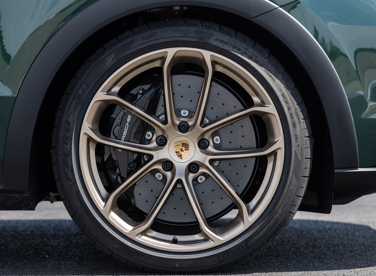 2022 Porsche Cayenne Turbo GT (Color: Porsche Racing Green Metallic) Wheel Wallpapers #100 of 231