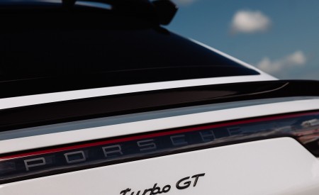 2022 Porsche Cayenne Turbo GT (Color: White) Badge Wallpapers 450x275 (64)