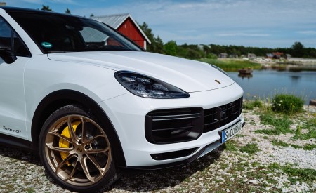 2022 Porsche Cayenne Turbo GT (Color: White) Detail Wallpapers 450x275 (67)