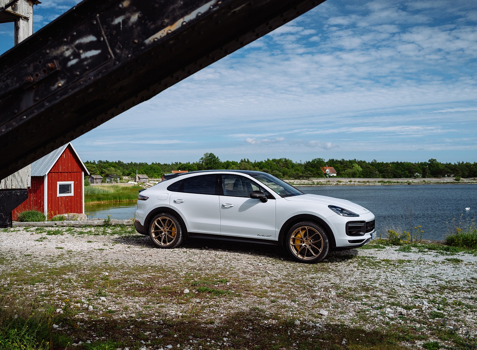 2022 Porsche Cayenne Turbo GT (Color: White) Front Three-Quarter Wallpapers #58 of 231