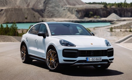 2022 Porsche Cayenne Turbo GT (Color: White) Front Three-Quarter Wallpapers 450x275 (54)