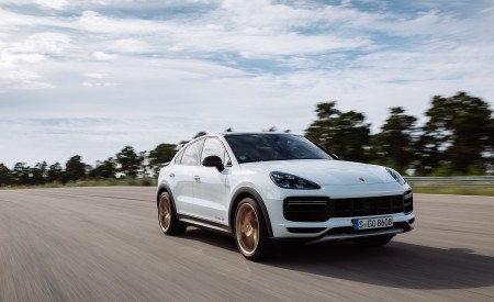 2022 Porsche Cayenne Turbo GT (Color: White) Front Three-Quarter Wallpapers 450x275 (40)