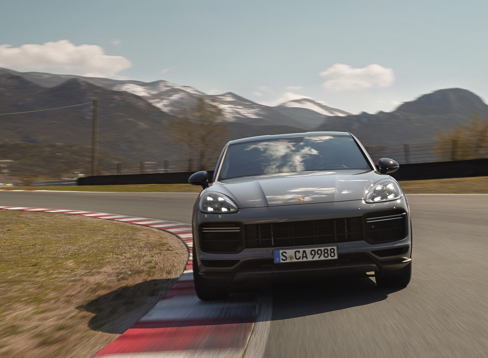 2022 Porsche Cayenne Turbo GT Front Wallpapers #206 of 231