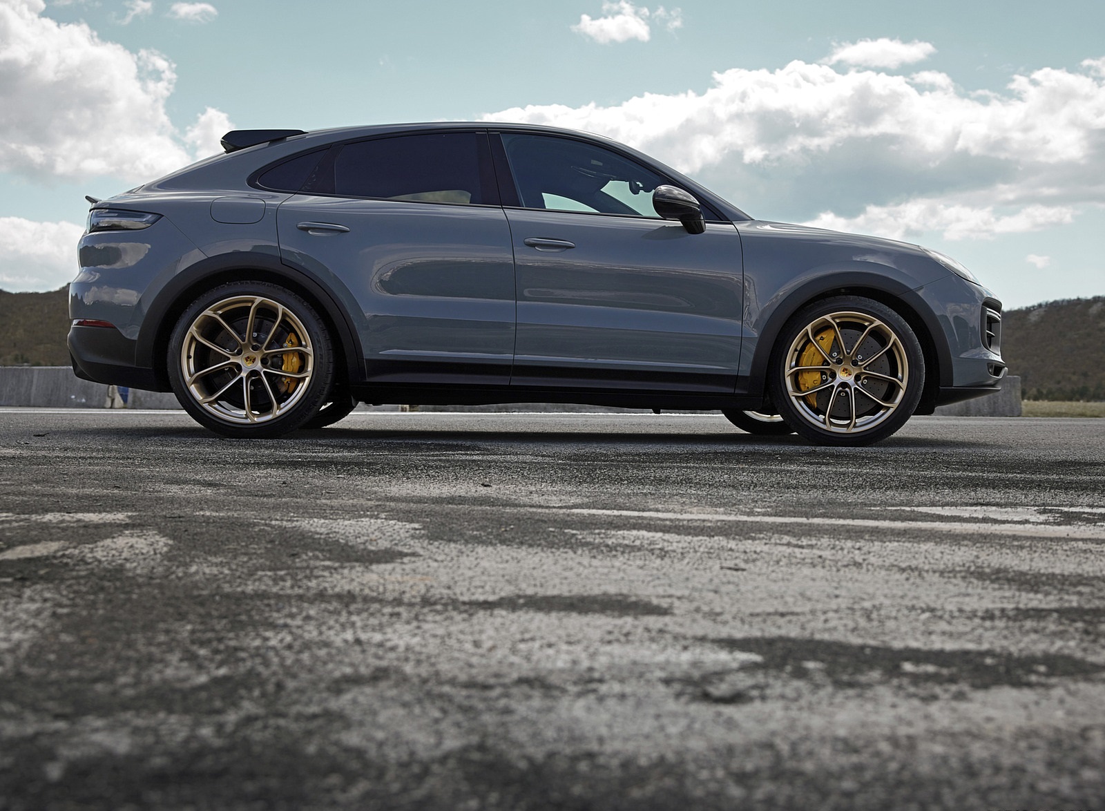 2022 Porsche Cayenne Turbo GT Side Wallpapers #213 of 231