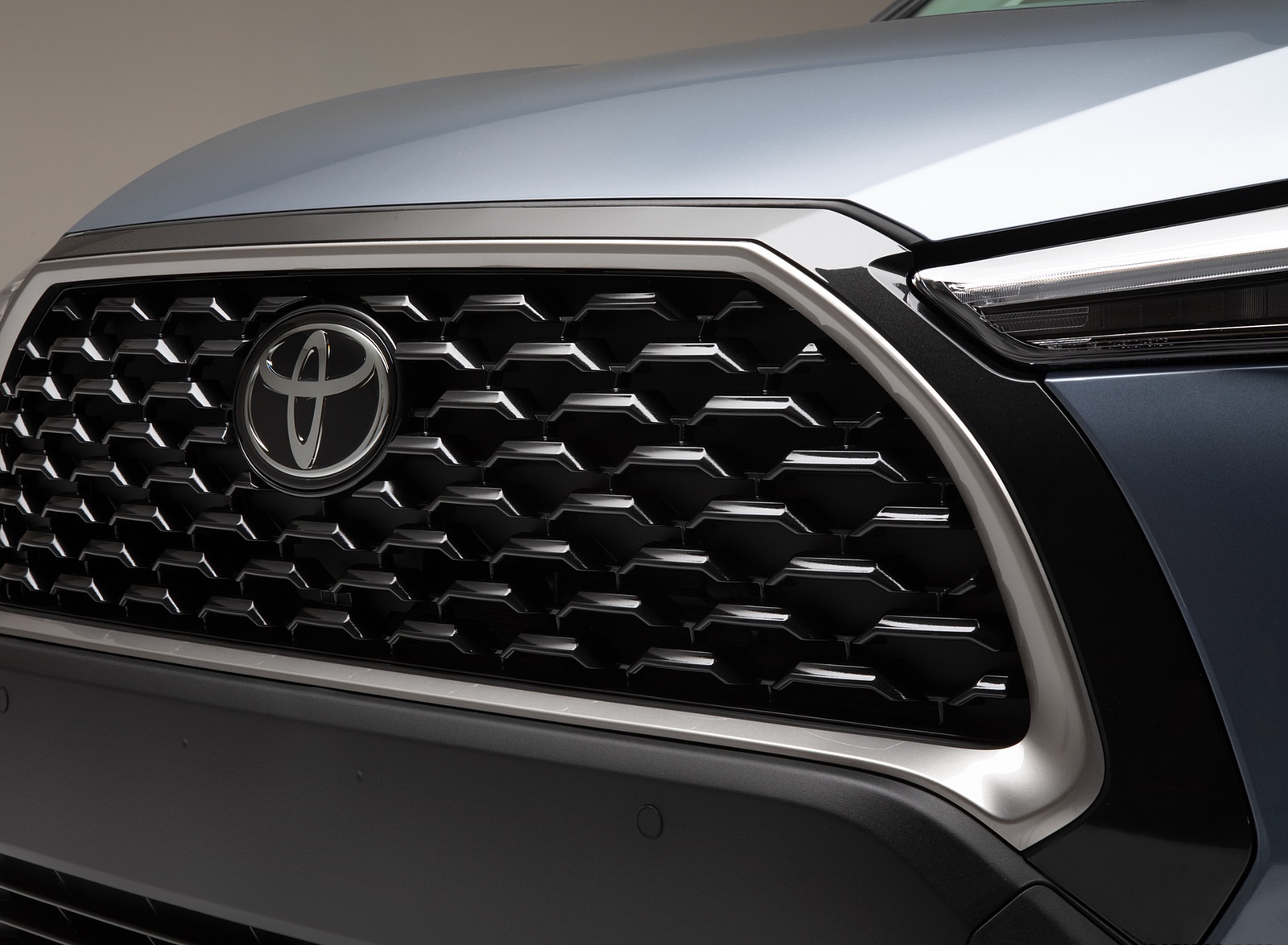 2022 Toyota Corolla Cross (Color: Celestite) Grill Wallpapers #34 of 39