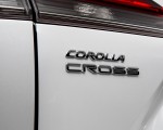 2022 Toyota Corolla Cross (Color: Wind Chill Pearl) Badge Wallpapers 150x120 (13)