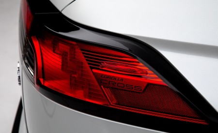 2022 Toyota Corolla Cross (Color: Wind Chill Pearl) Tail Light Wallpapers 450x275 (11)