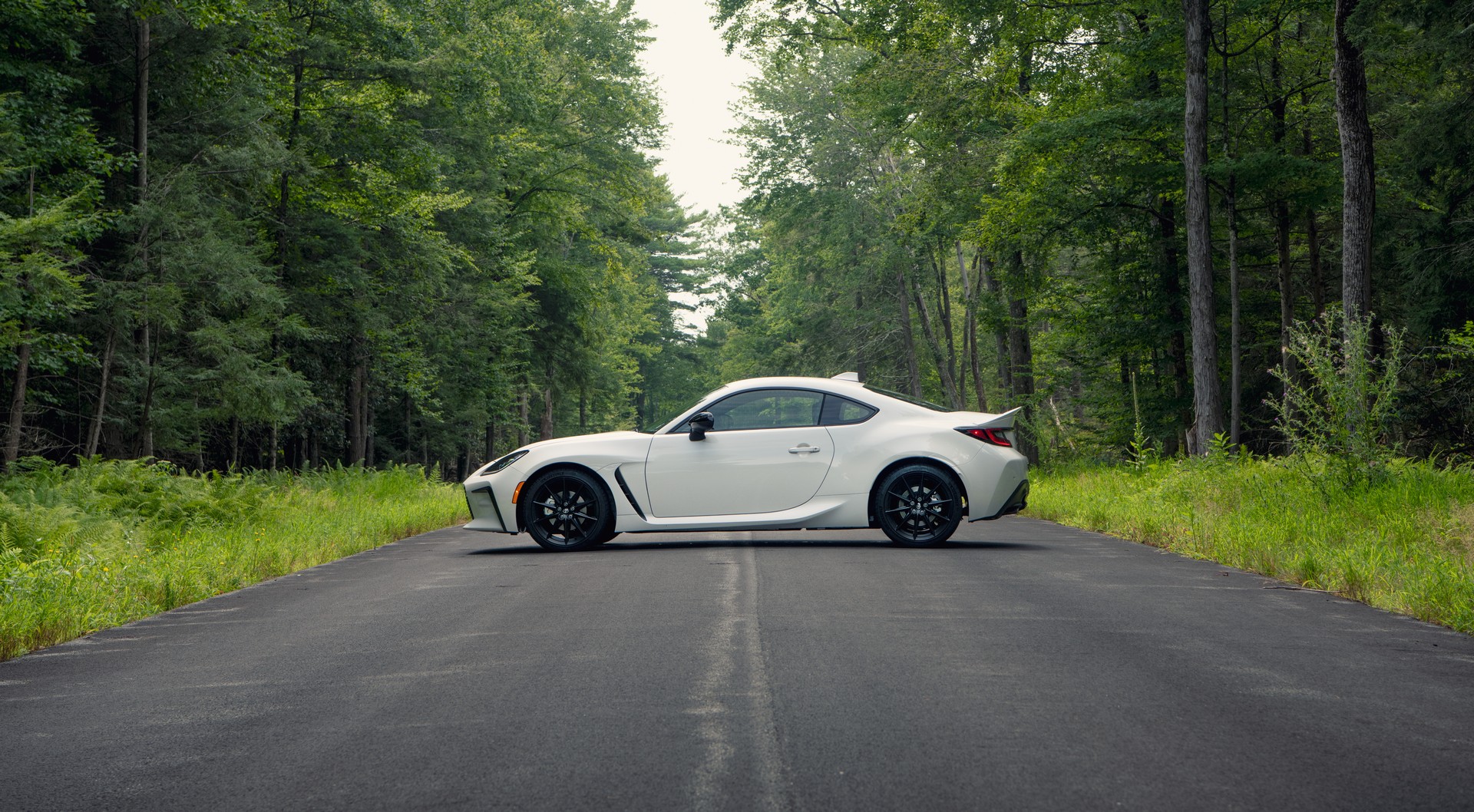 2022 Toyota GR 86 (Color: Halo White) Side Wallpapers #59 of 205