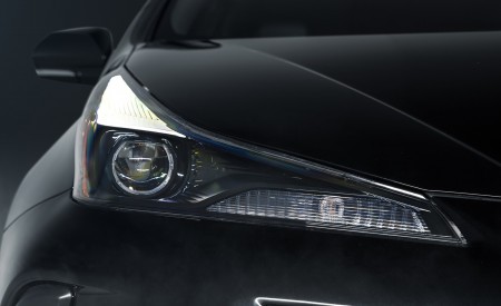 2022 Toyota Prius Nightshade Edition Headlight Wallpapers 450x275 (9)